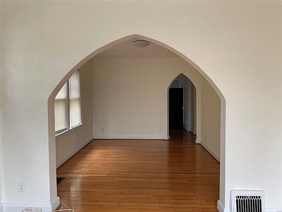 4th image of 7916 Thomas Ave