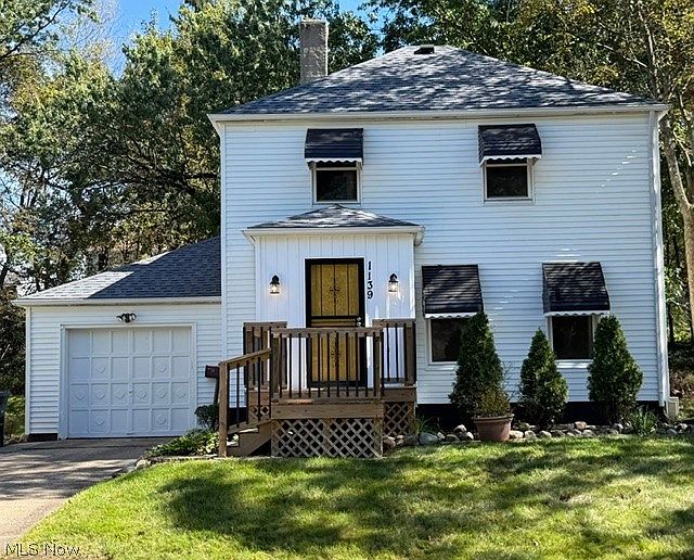 1st image of 1139 Roslyn Ave