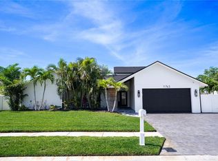 11763 Harborside Cir, Largo, FL 33773