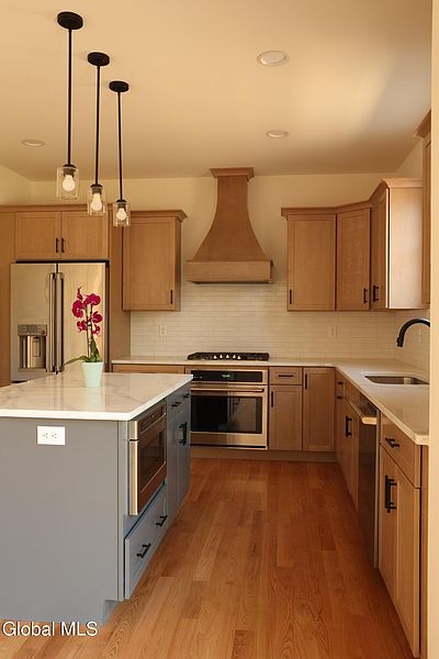 3rd image of 227 Shaker Ridge Drive