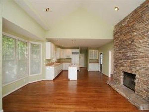 4th image of 7772 Oyster Bay Ln