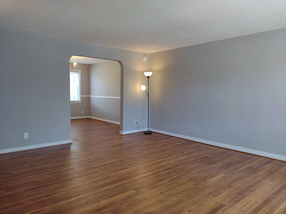 4th image of 1816 Deveron Rd