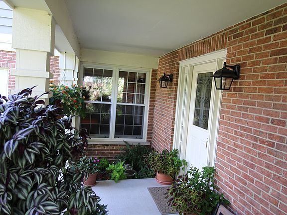 2nd image of 104 Cornell Ct