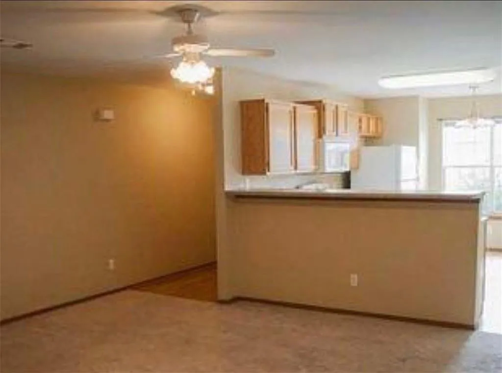 1102 Southwest Quartz Road 1 — Photo 4