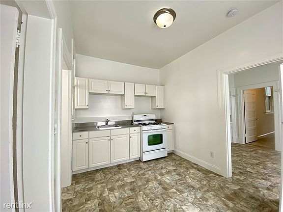 4th image of 1577 Powell St