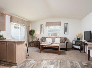 207 Sunset Ave, Sugarloaf, CA 92386