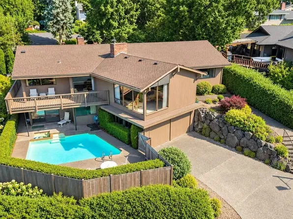 5802 111th Avenue SE, Bellevue, WA 98006