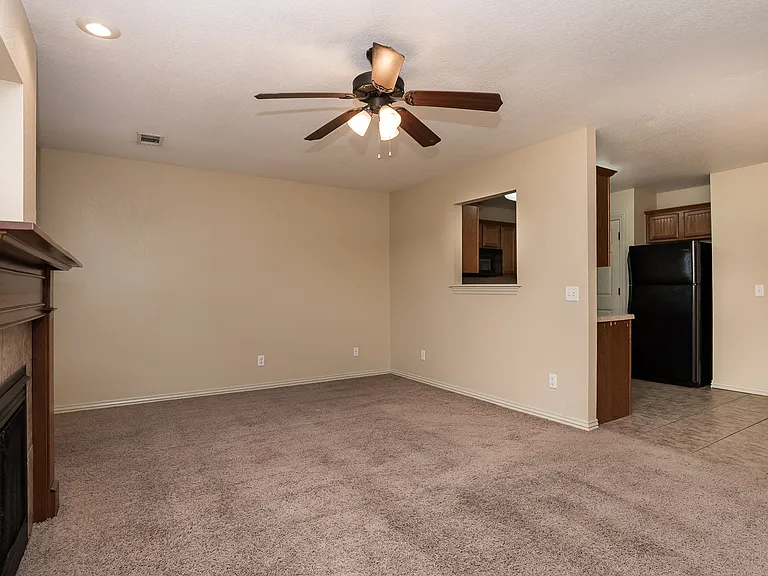 4040 Glenstone Ter — Photo 7