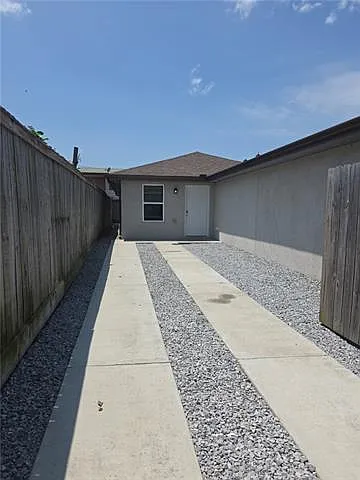 1710 Marigny St
