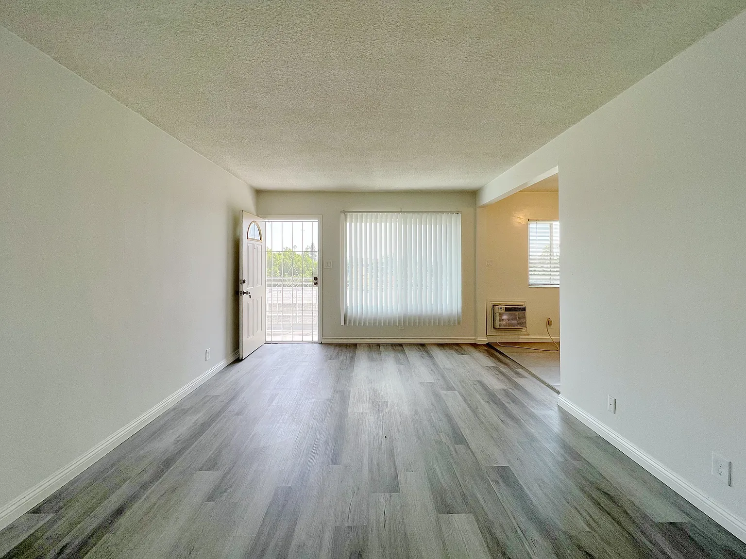 1 bed, 700 sqft, $1,845 — Photo 3
