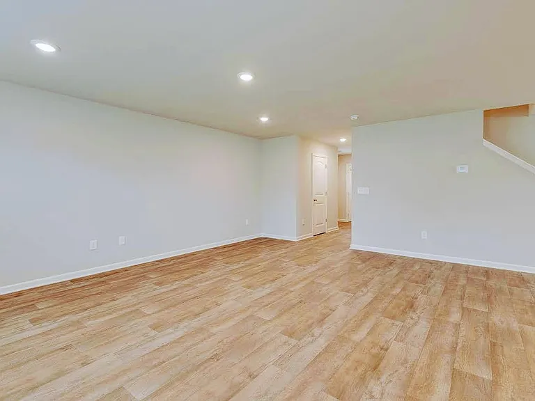 128 Echline St — Photo 6