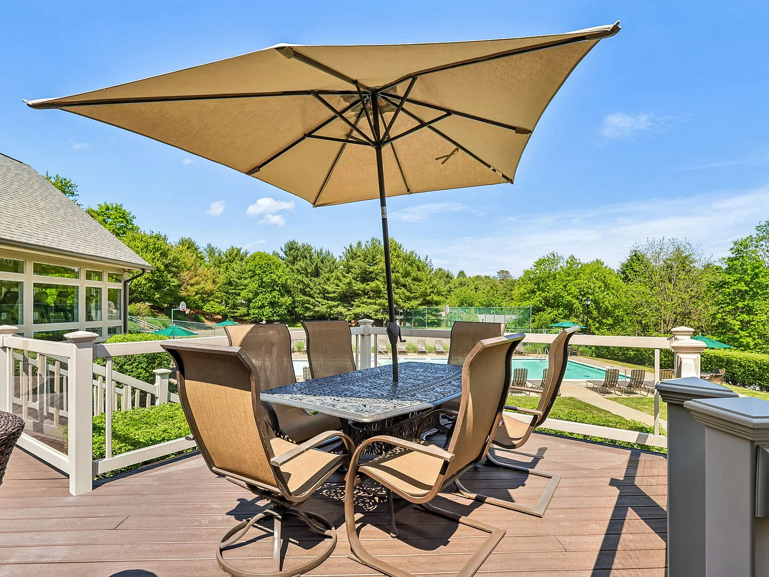 Hickory Hills — Photo 4
