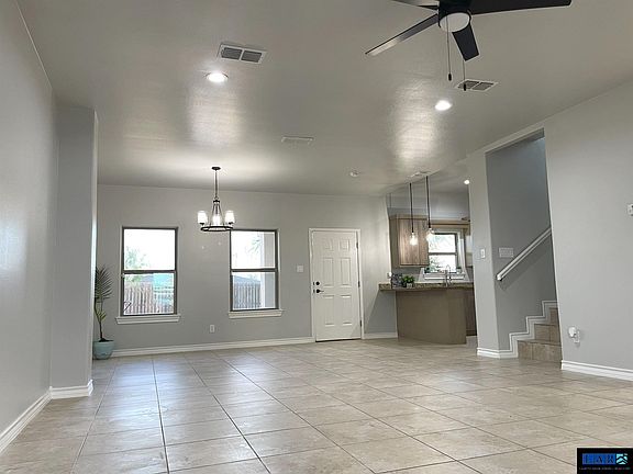 3rd image of 5801 Moses Loop