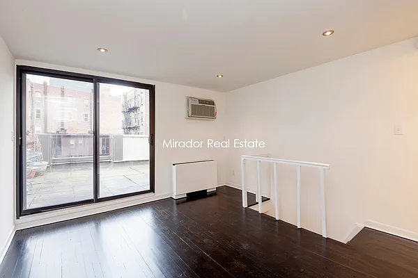 Rented by Mirador Real Estate | media 22