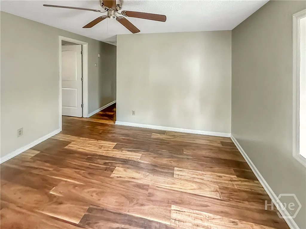 3 bed, 1.0 bath, 960 sqft, $1,500 — Photo 4