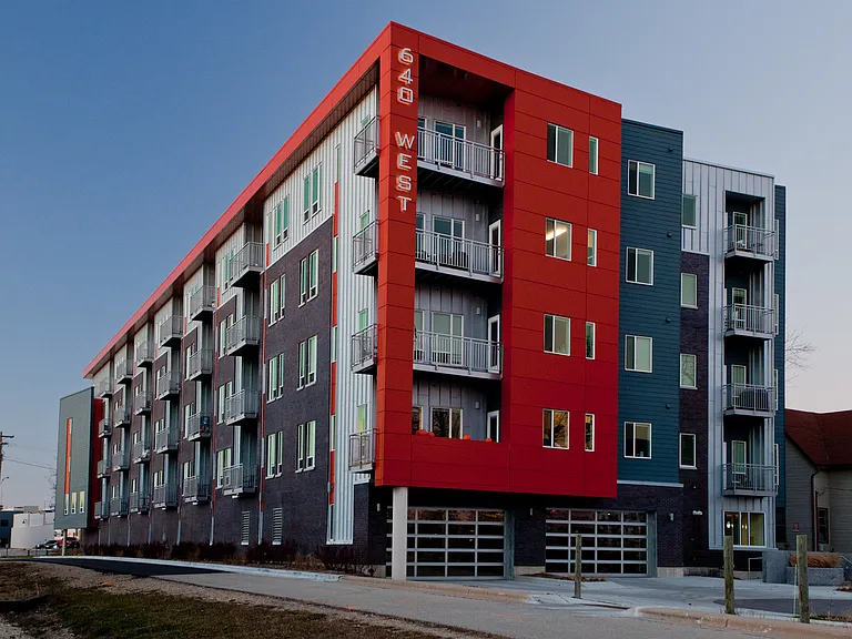 640 W Wilson St — Photo 21