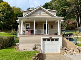 1207 N 9th St, Martins Ferry, OH 43935