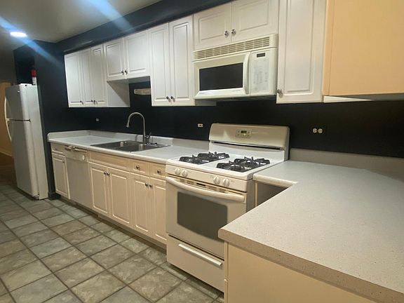 5th image of 4148 N Ashland Ave #G