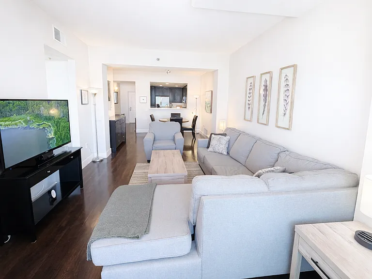 10740 Wilshire Blvd #609 — Photo 10