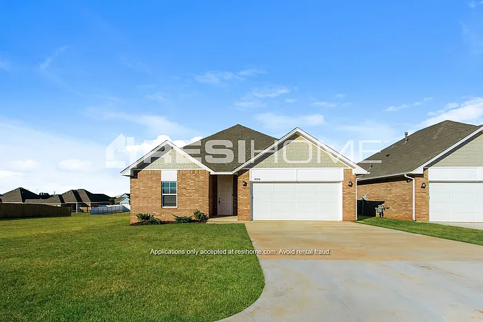 8131A Lakeside Dr — Photo 1