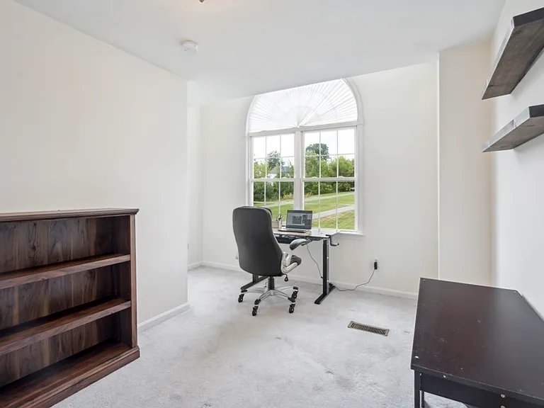 47 Skyview Dr — Photo 1