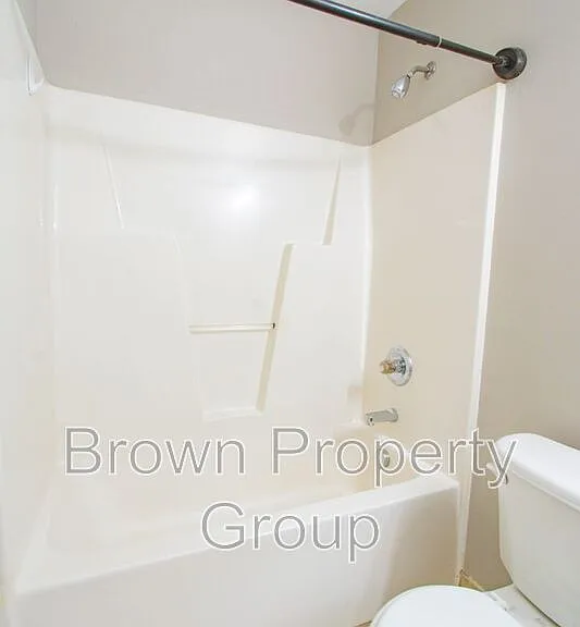 452 Cityview Ln — Photo 16