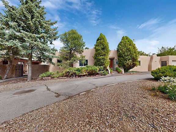 2nd image of 133 E Lupita Rd