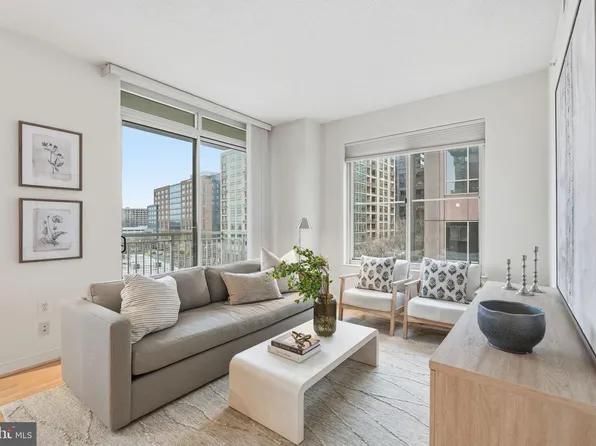 820 N Pollard St APT 504, Arlington, VA 22203