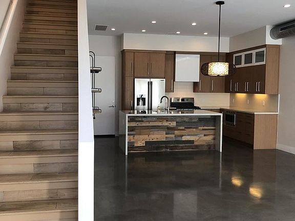 5th image of 540 W Mariposa St APT 3