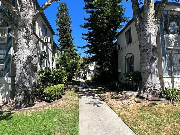 2nd image of 2807 Saint George St #2817