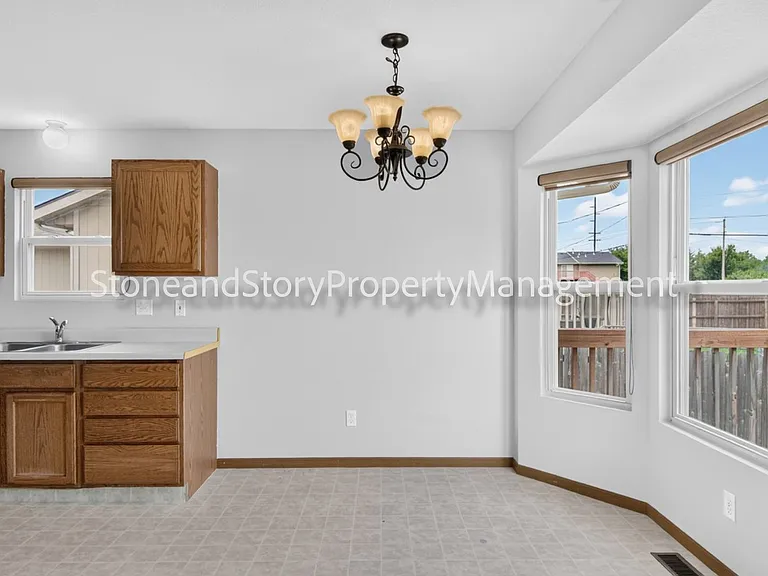 6926 SW 17th St — Photo 10