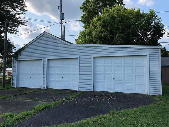 4th image of 874 Harris Ave