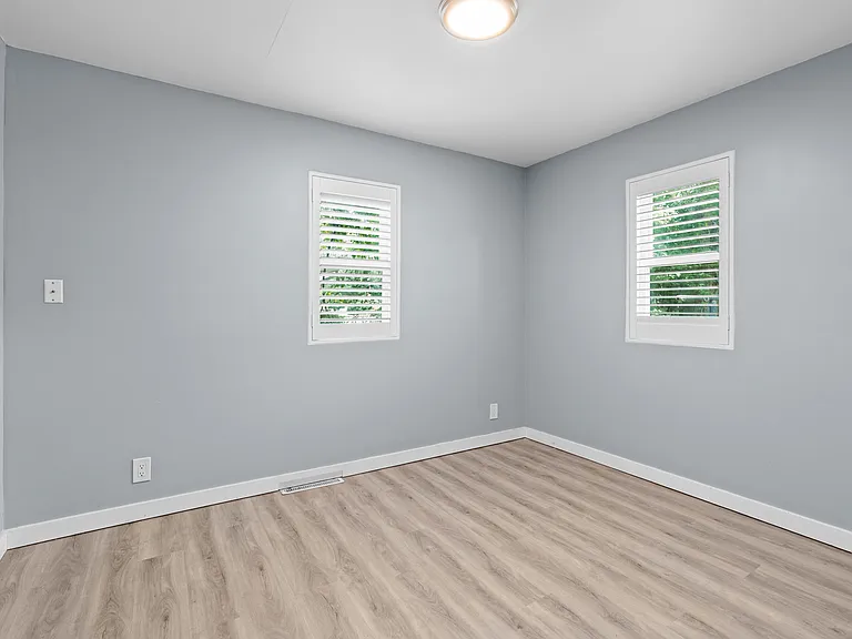 34622 Donnelly St — Photo 12