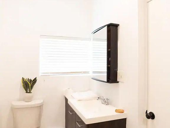 4th image of 2235 NW North River Dr #1