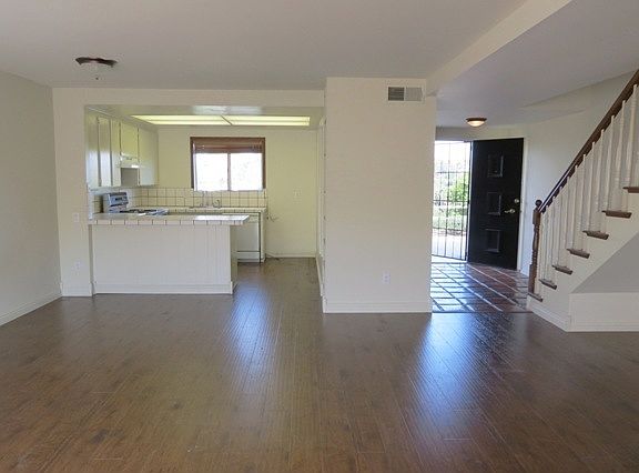 4th image of 664 W Bel Air Dr