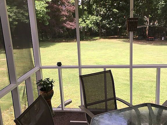 Screen porch 