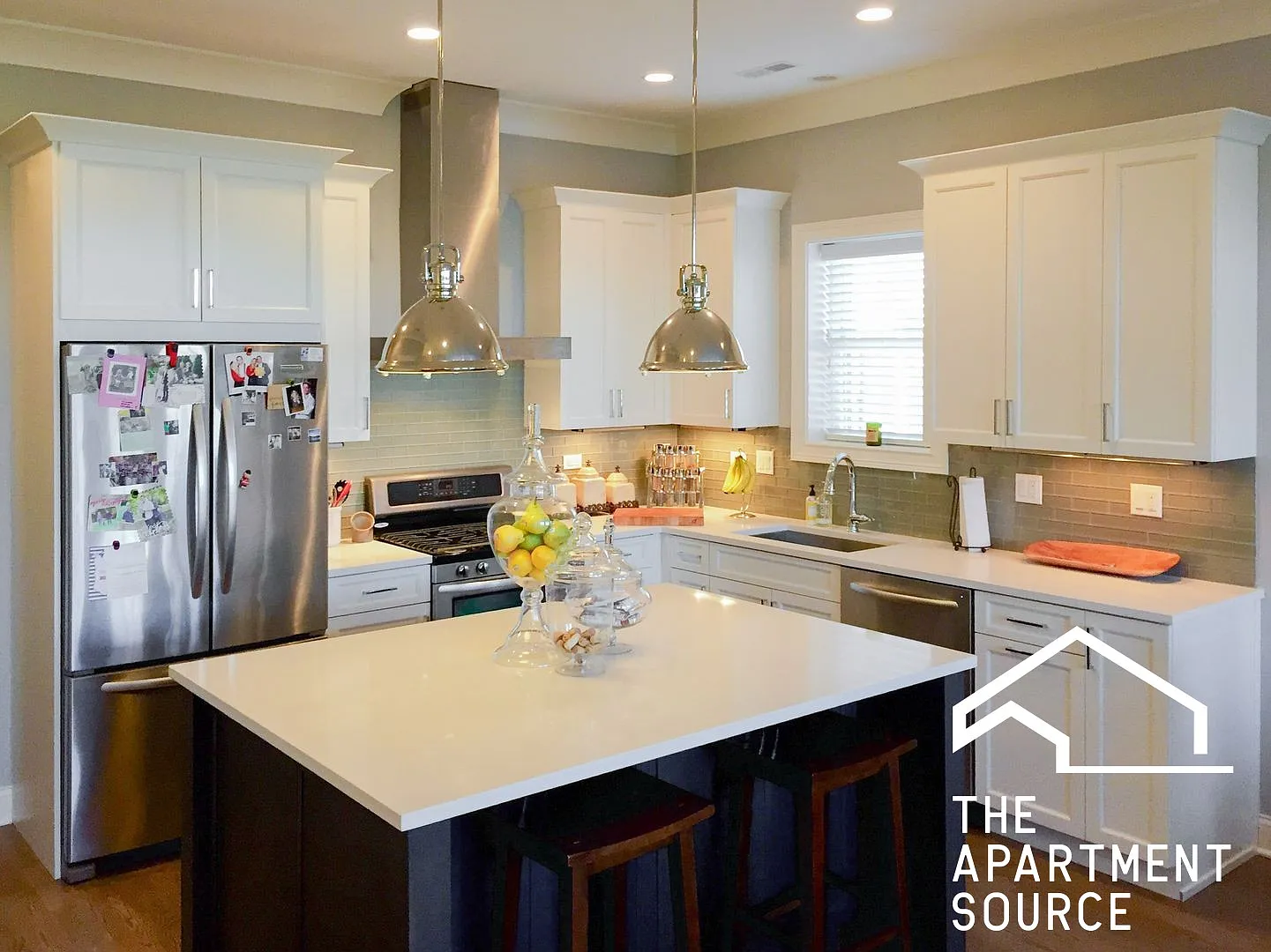 2 bed, 1305 sqft, $5,395 — Photo 2