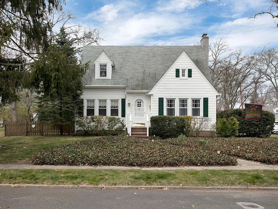 251 Lawrence Ave., Oakhurst