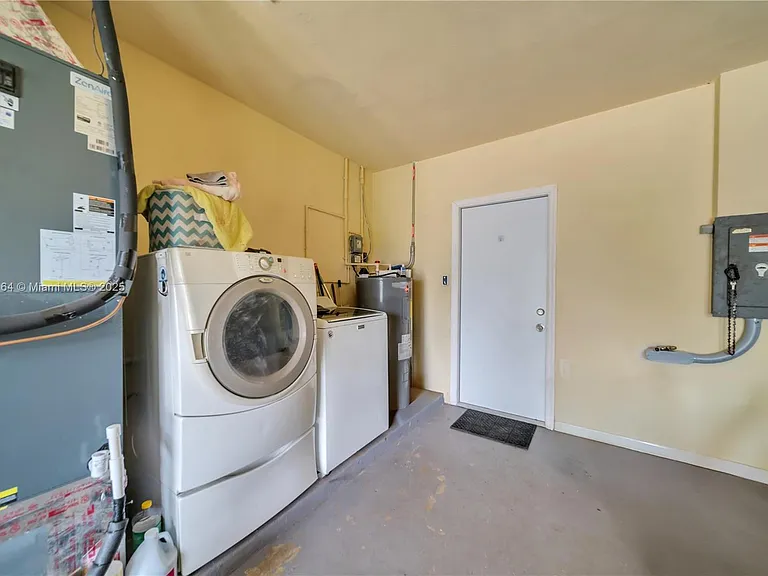 246 SE 44th St — Photo 30
