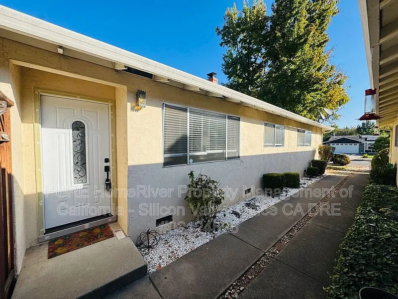 2 bed, 2.0 bath, 1100 sqft, $3,395 — Photo 3