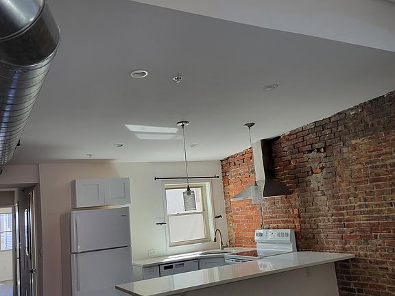 5th image of 604 E Girard Ave Unit 3