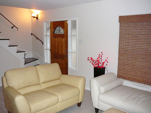 2nd image of 3027 Tawny Oak Dr