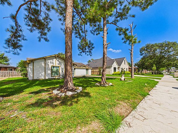 3rd image of 11419 Blackhawk Blvd