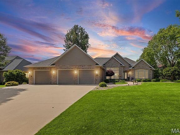 3rd image of 8402 Braeswood Estates Dr