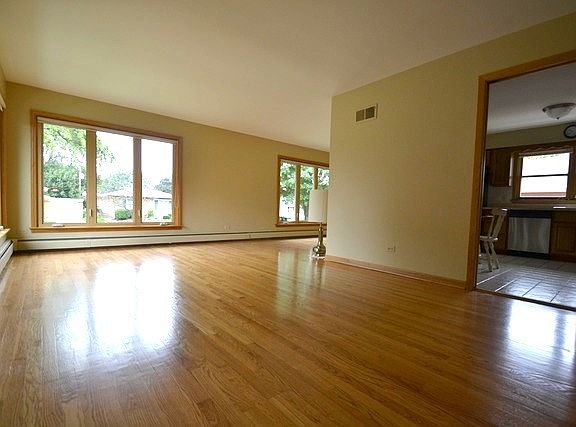 4th image of 10328 Laporte Ave