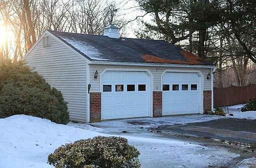 3rd image of 193 Low St