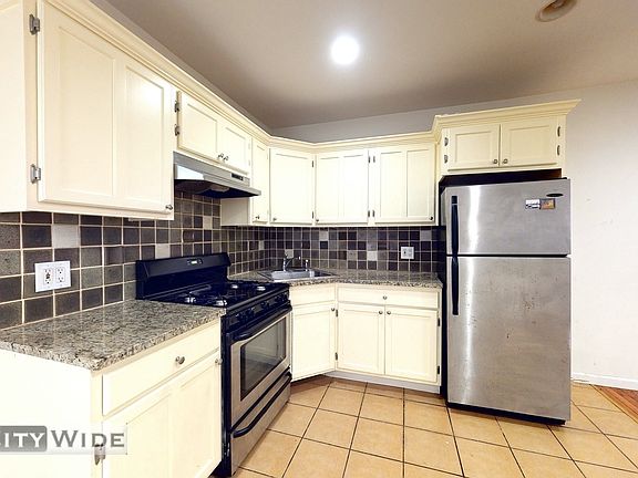 5th image of 1099 2nd Ave #8