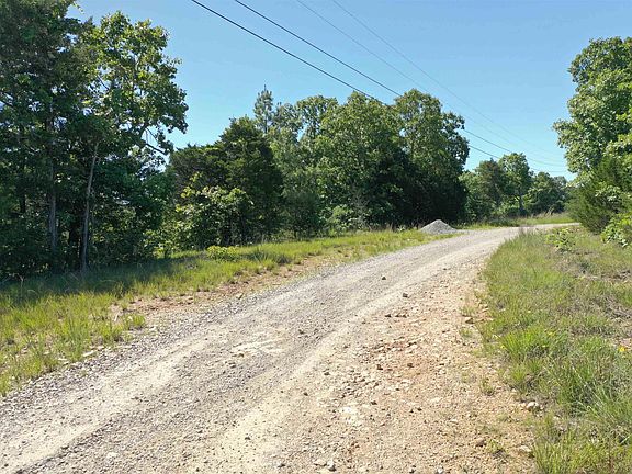 3rd image of 387 Somer View Dr