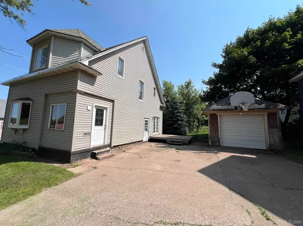 508 N Teal Lake Ave, Negaunee, MI 49866