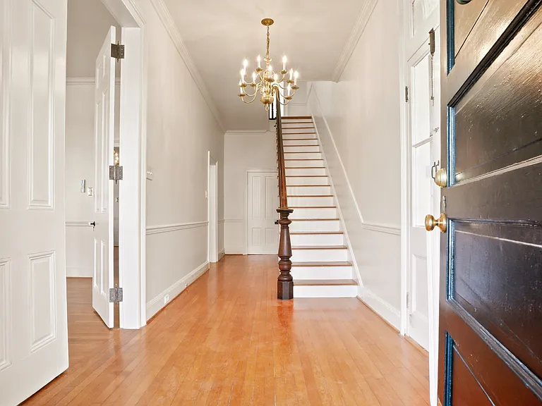 209 N Washington St — Photo 71